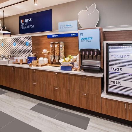 Holiday Inn Express & Suites - Ottawa By Ihg מראה חיצוני תמונה