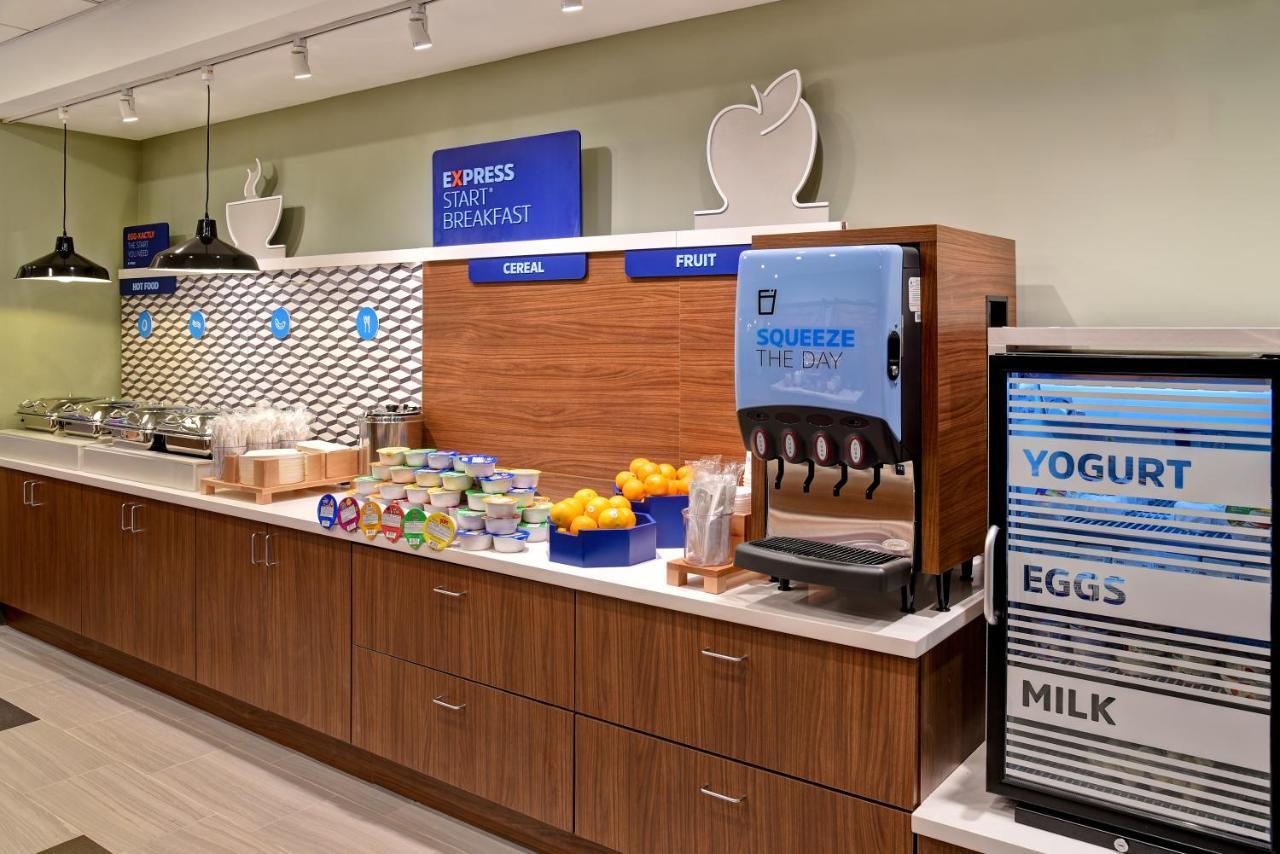 Holiday Inn Express & Suites - Ottawa By Ihg מראה חיצוני תמונה