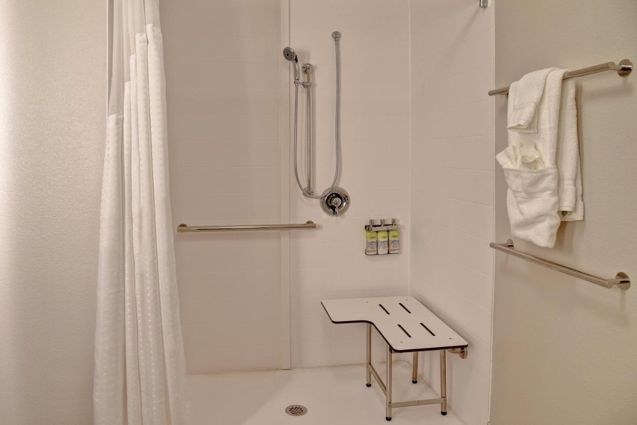 Holiday Inn Express & Suites - Ottawa By Ihg מראה חיצוני תמונה